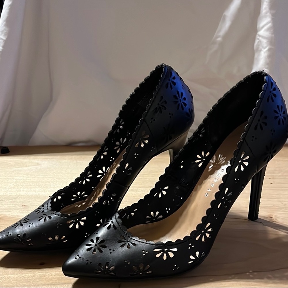 Lauren Conrad. Stilettos.
